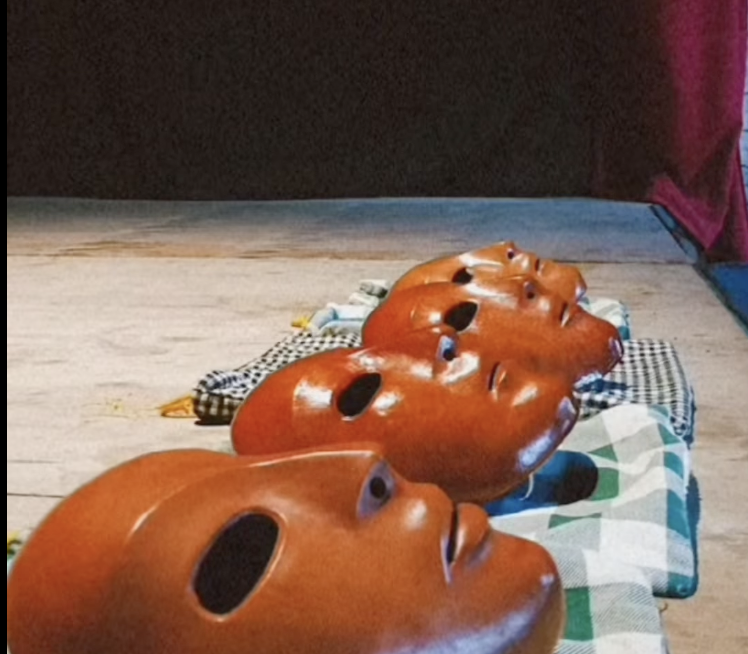 “Cuerpo en Movimiento: Máscara Neutra”